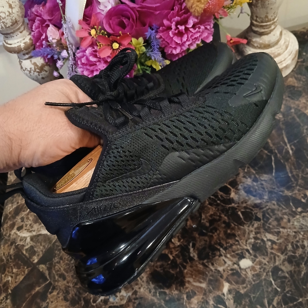 Nike Air Max 270 Streetwear/Lifestyle Shoes Size 7 Youth/8.5 Women - Picture 1 of 10